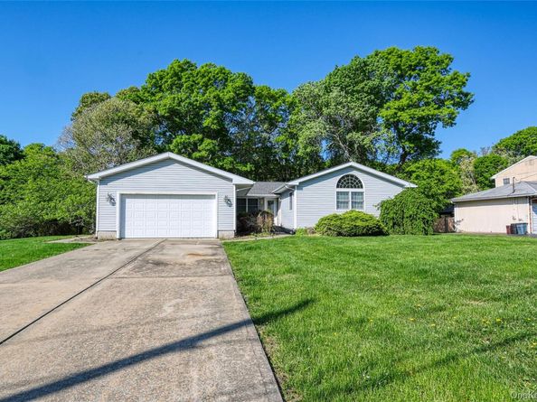 20 Valley Drive, East Moriches NY 11940