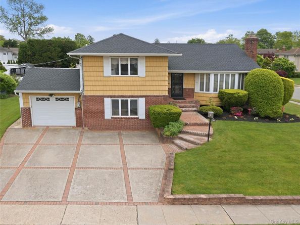 70 Polo Road, Massapequa NY 11758