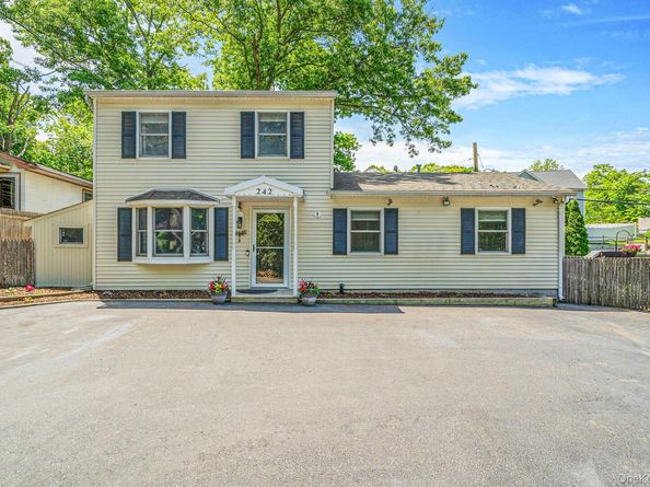 242 Lower Rocky Point Road, Sound Beach NY 11789