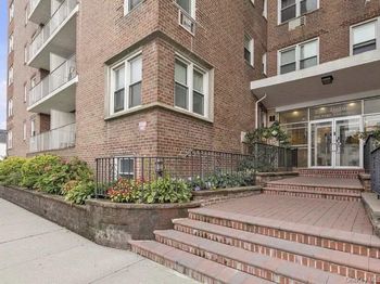210 E Broadway