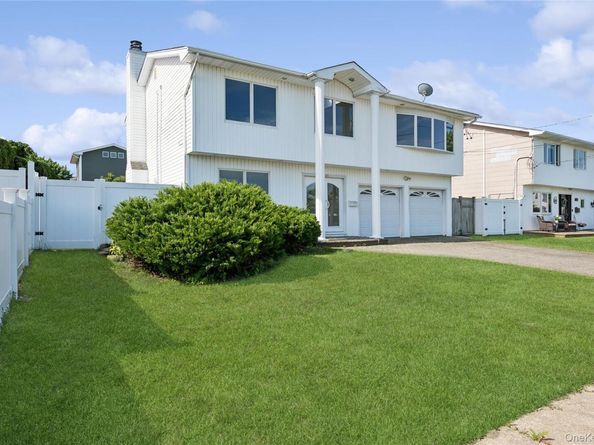 2625 Riverside Drive, Wantagh NY 11793