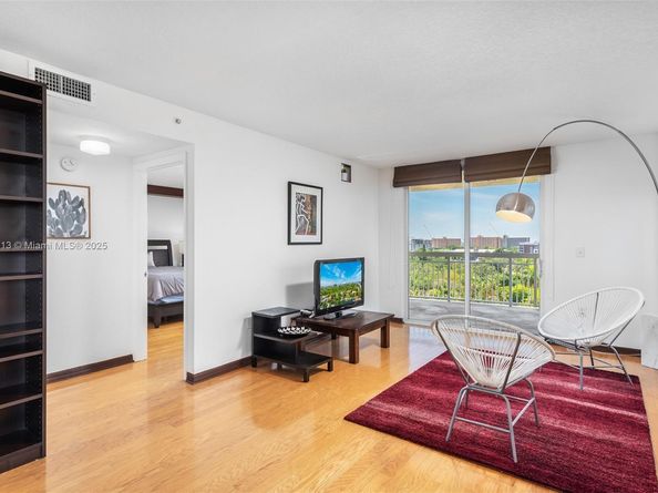 816 NW 11th St 1101, Miami FL 33136