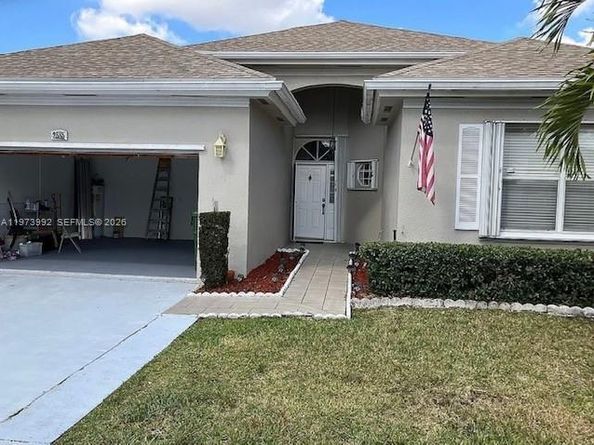 2385 SE 7th Pl, Homestead FL 33033