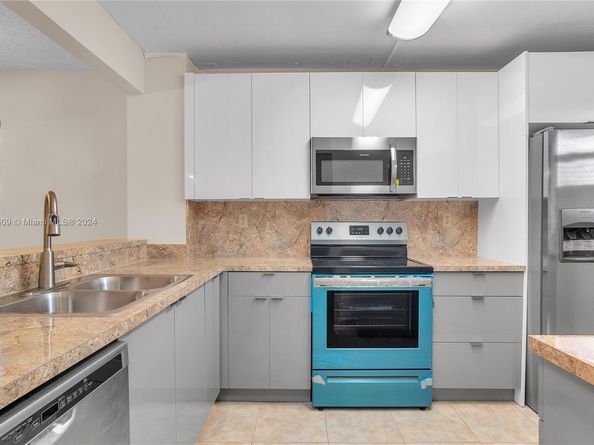 1100 NW 87th Ave 308, Coral Springs FL 33071