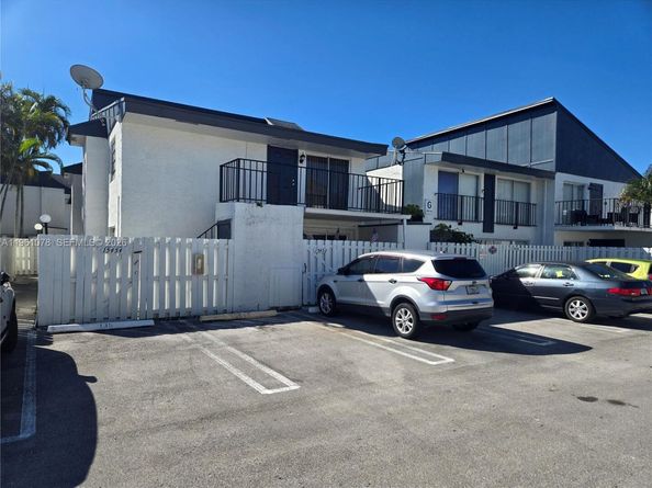 15454 SW 85th Ln 135, Miami FL 33193
