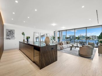 5 Grove Isle Dr