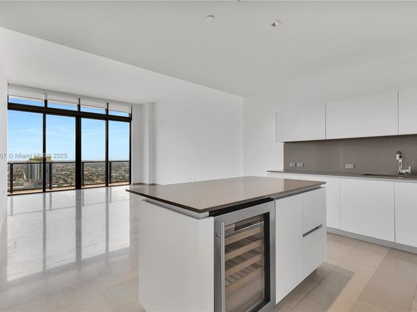 68 SE 6th St 4110, Miami FL 33131