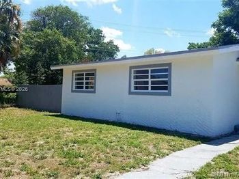 1218 NW 15th St
