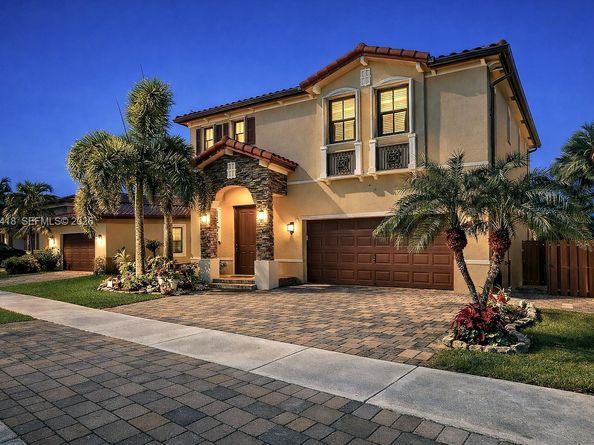 132 NE 26th Ave, Homestead FL 33033