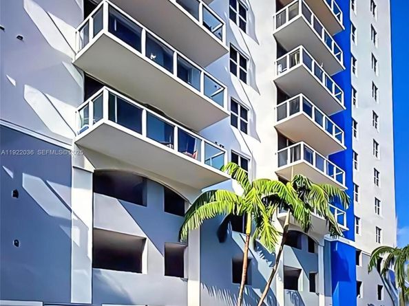 5077 NW 7th St 1216, Miami FL 33126