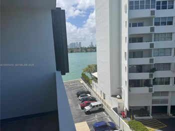 5 Island Ave
