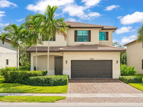 4806 Conifer Ct, Green Acres FL 33463