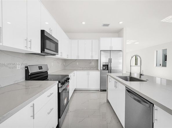 22555 SW 125th Ave 13A, Miami FL 33170