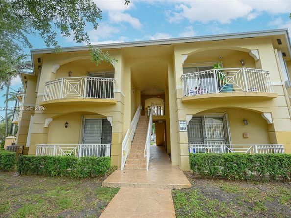 8964 W Flagler St 206, Miami FL 33174