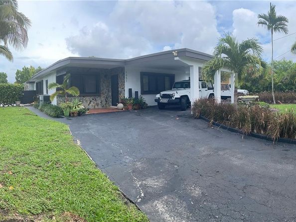 1051 NW 25th Ave, Miami FL 33125
