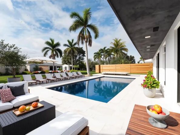 5700 SW 56th St, Davie FL 33314