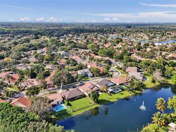 3071 Perriwinkle Cir