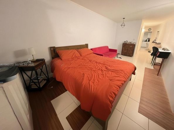 18707 NE 2nd Ave 919, Miami FL 33179