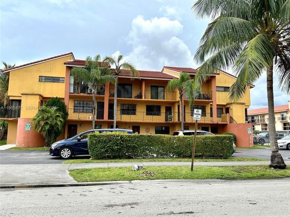 2582 W 56th St 201, Hialeah FL 33016