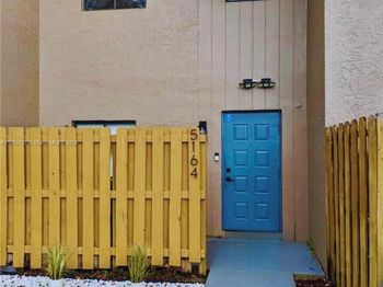 5164 S University Dr