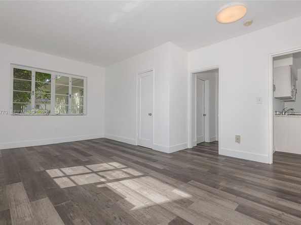 8340 Crespi Blvd 20, Miami Beach FL 33141