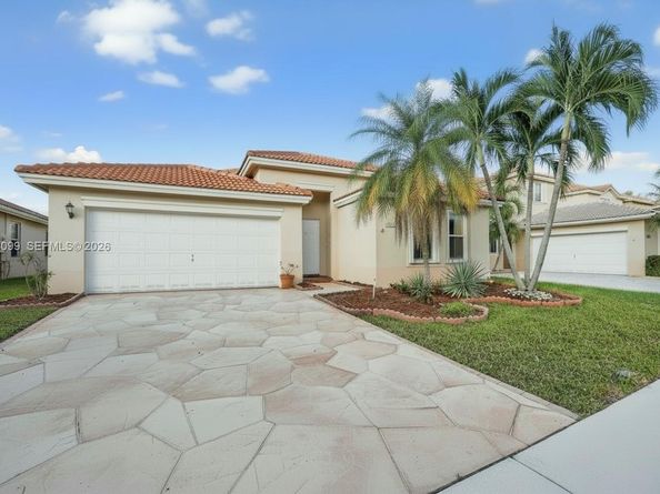 14125 S Cypress Cove Cir, Davie FL 33325