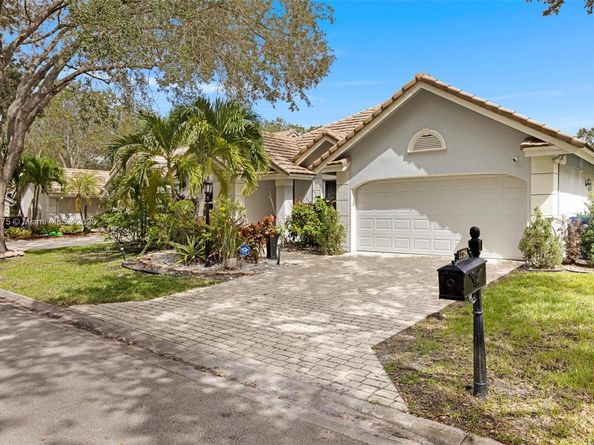 12714 NW 19th Mnr, Coral Springs FL 33071