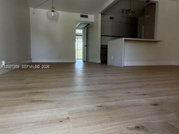 13155 SW 7th Ct 204E, Pembroke Pines FL 33027