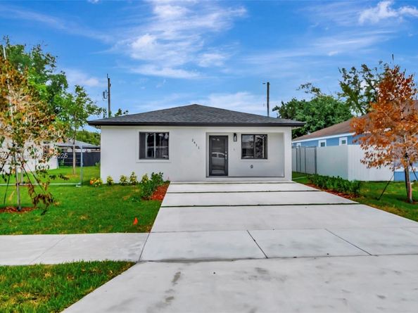 2411 NW 153 St, Miami Gardens FL 33054