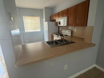 8811 S Isles Cr