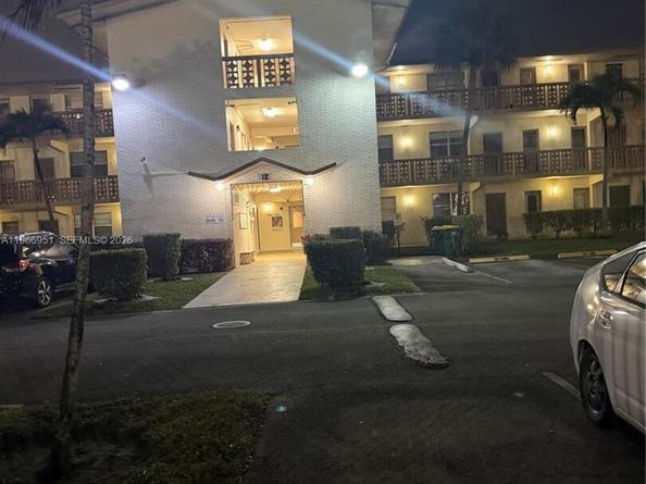 NE 14TH Ave 16790 109, North Miami Beach FL 33162