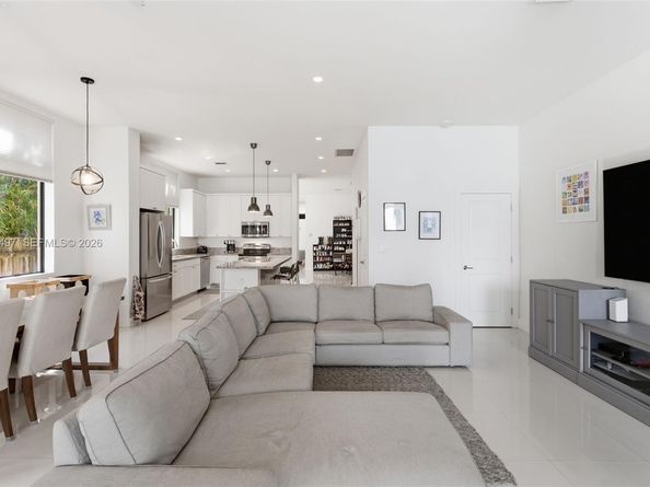 3407 Day Ave 3407, Miami FL 33133