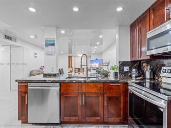 301 NE 14th Ave