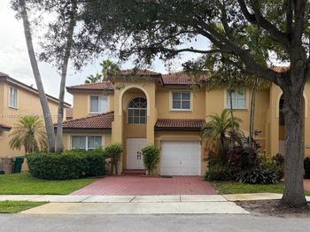 233 E Forest Oak Cir