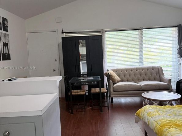 2633 NE 32nd St A, Fort Lauderdale FL 33306