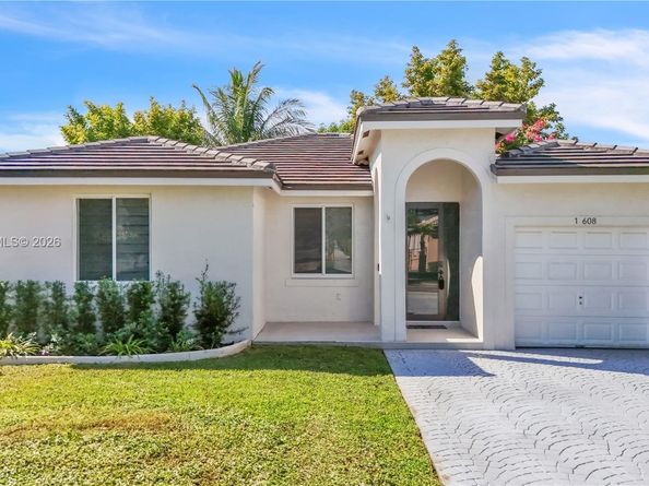 12608 SW 121st Ave, Miami FL 33186