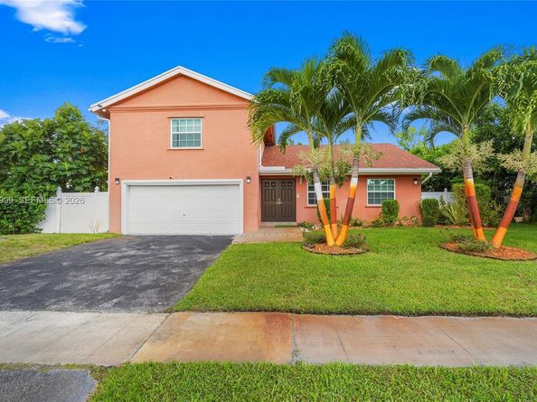 7527 SW 7th Ct, North Lauderdale FL 33068