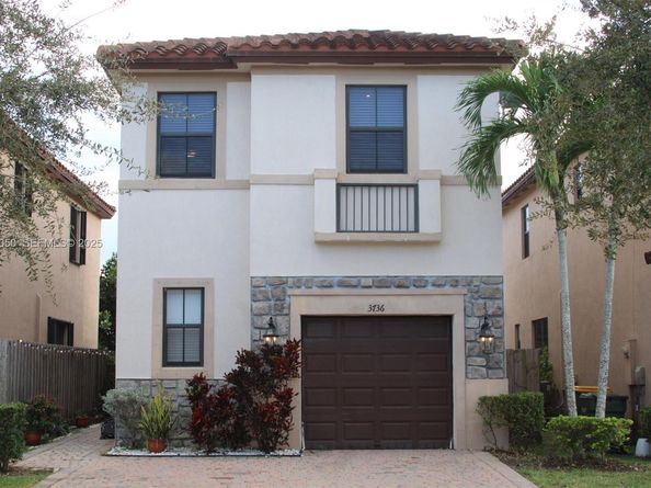 3736 NE 2nd Street, Homestead FL 33033