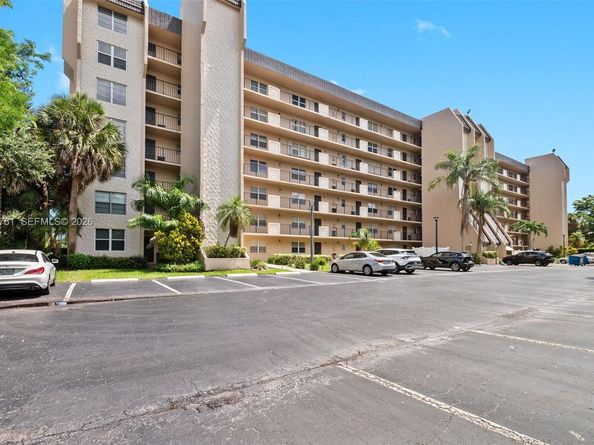 3300 W Rolling Hills Cir 510, Davie FL 33328