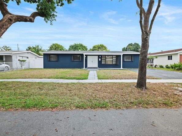 18321 NE 7th Ct, North Miami Beach FL 33179