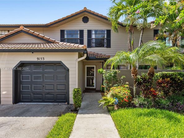 9153 Vineyard Lake Dr, Plantation FL 33324