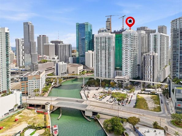 41 SE 5th St 2104, Miami FL 33131