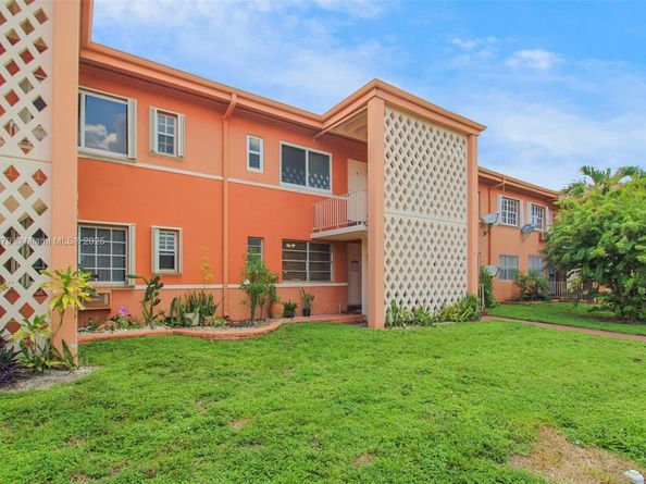 3451 SW 11th St 8A, Miami FL 33135