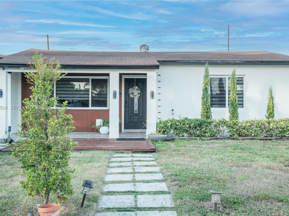 2403 Rodman St, Hollywood FL 33020