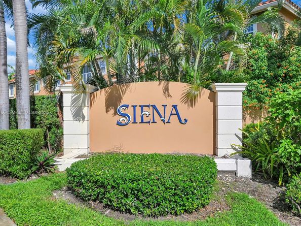 5844 Siena Ln, Hollywood FL 33021