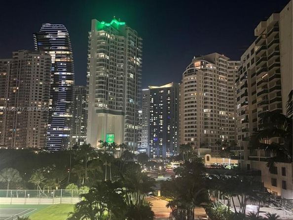 520 Brickell Key Dr A610, Miami FL 33131
