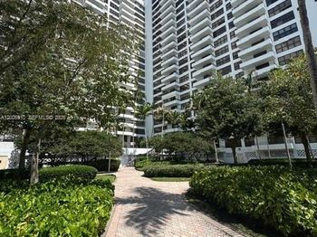 2500 Parkview Dr