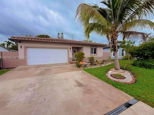 2720 NW 11th St, Fort Lauderdale FL 33311