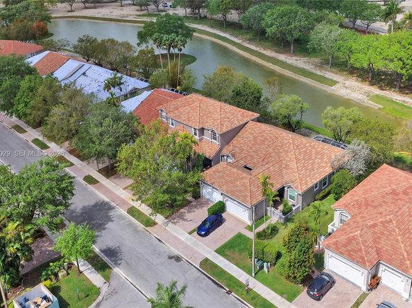 2441 E Aragon Blvd 5, Sunrise FL 33313