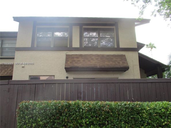 1760 Bayberry Dr, Pembroke Pines FL 33024